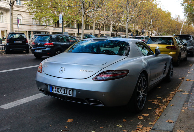 Mercedes-Benz SLS AMG