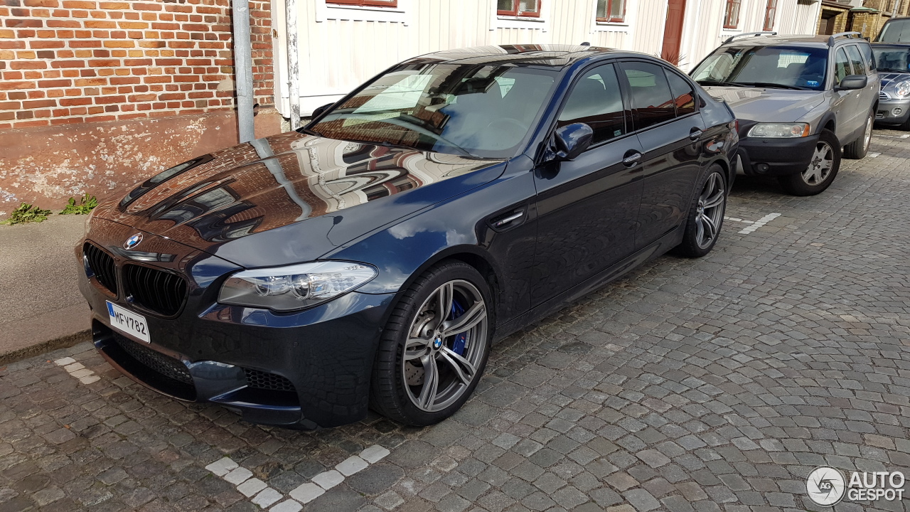 BMW M5 F10 2011