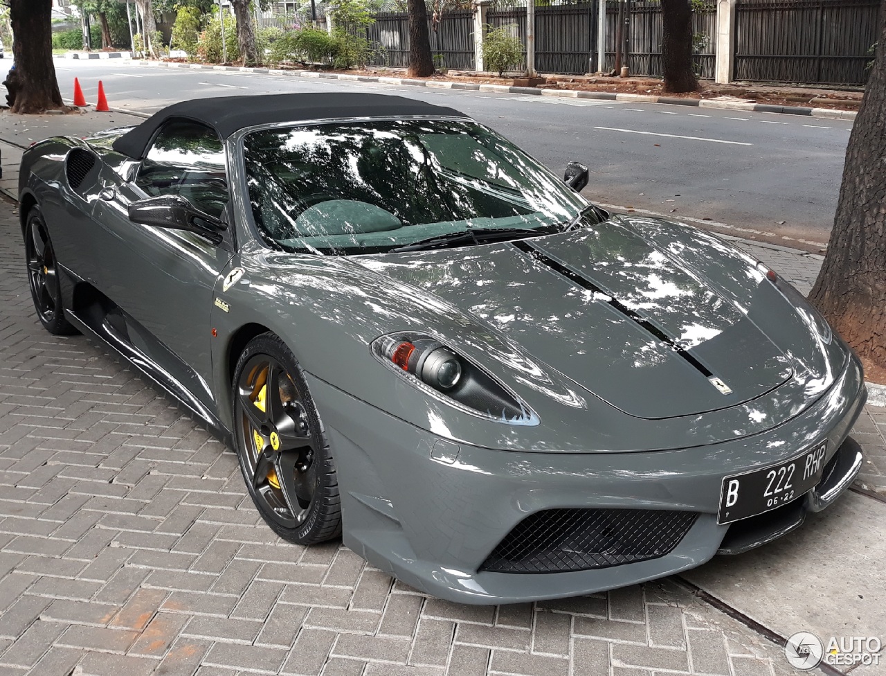 Ferrari Scuderia Spider 16M