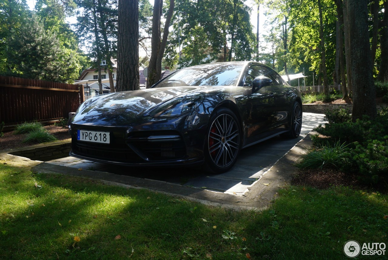 Porsche 971 Panamera Turbo Executive