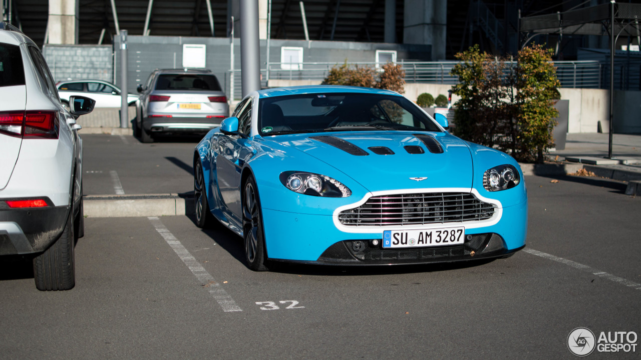 Aston Martin V12 Vantage