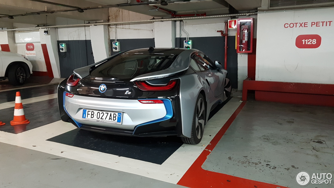 BMW i8