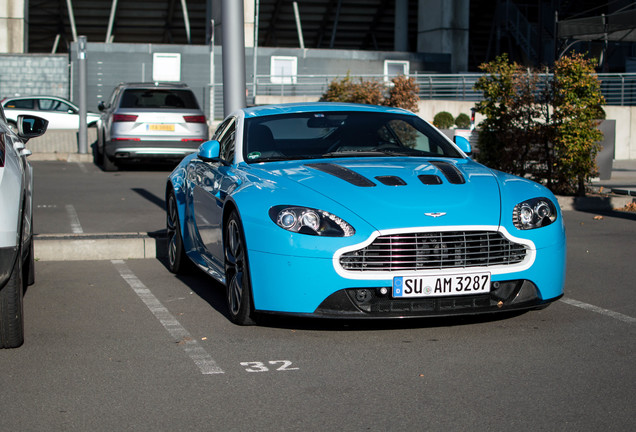 Aston Martin V12 Vantage