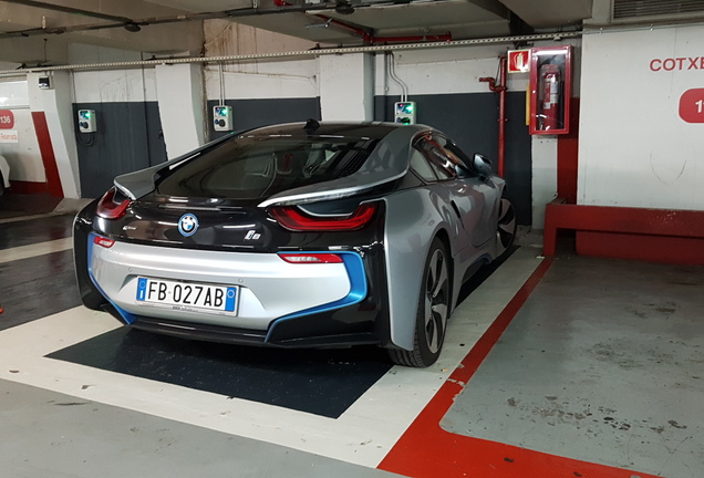 BMW i8