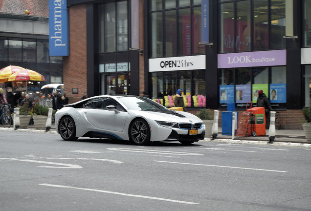 BMW i8