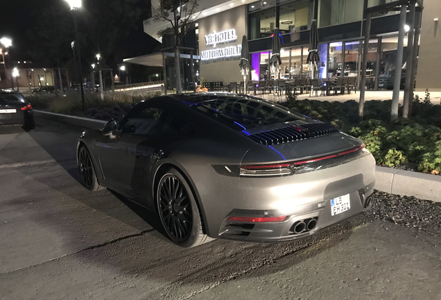 Porsche 992 Carrera GTS