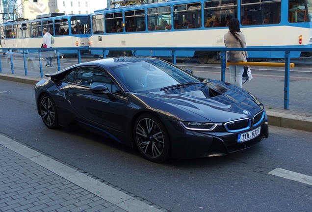 BMW i8