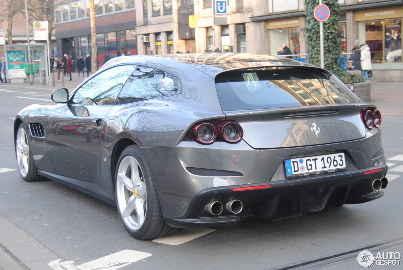 Ferrari GTC4Lusso