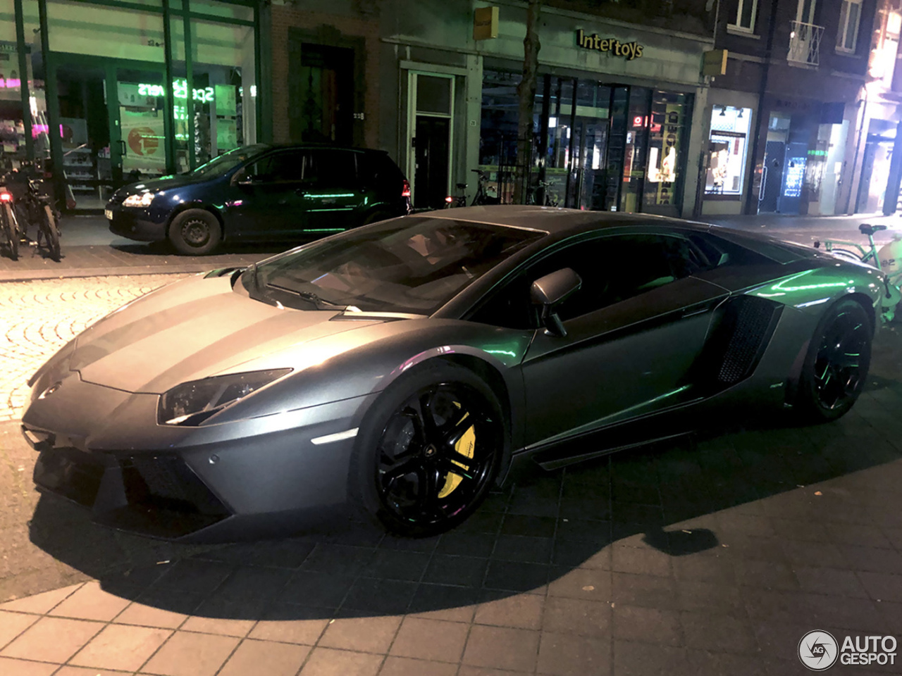 Lamborghini Aventador LP700-4