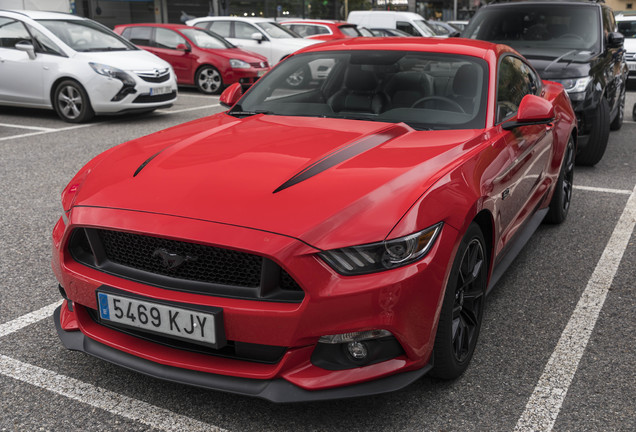 Ford Mustang GT 2015 Black Shadow Edition