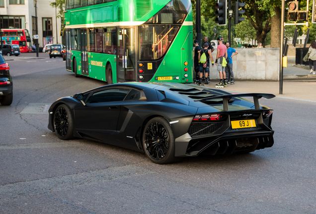 Lamborghini Aventador LP750-4 SuperVeloce