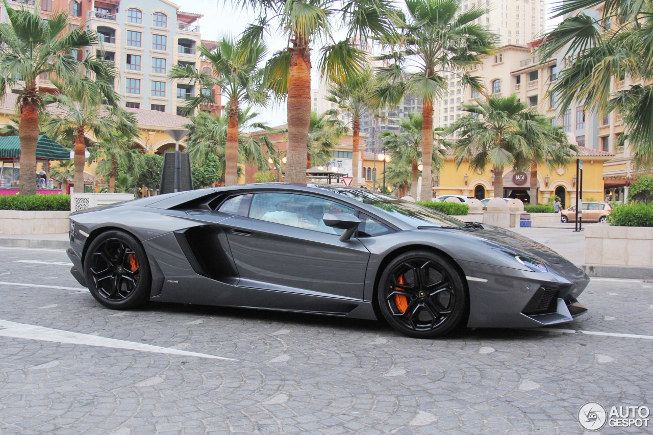 Lamborghini Aventador LP700-4