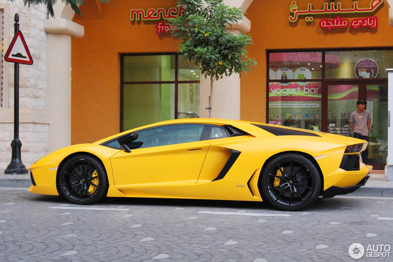 Lamborghini Aventador LP700-4