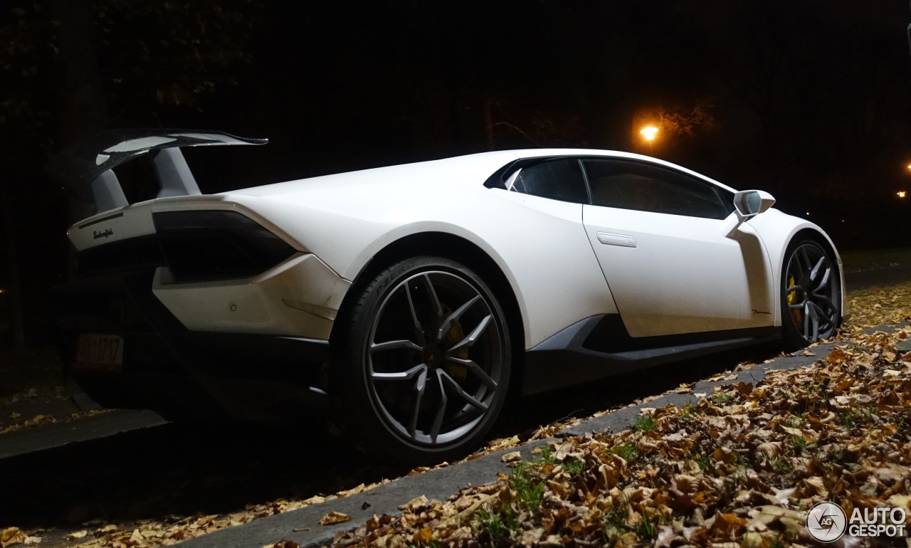 Lamborghini Huracán LP640-4 Performante