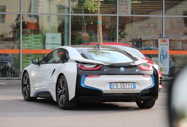 BMW i8