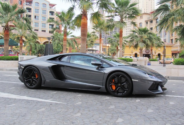 Lamborghini Aventador LP700-4