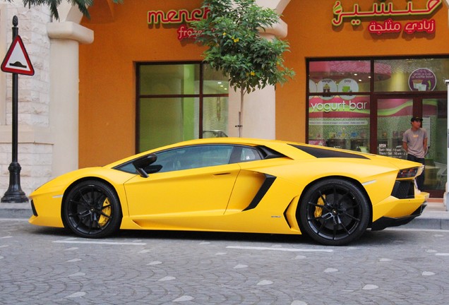 Lamborghini Aventador LP700-4