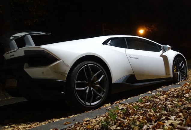 Lamborghini Huracán LP640-4 Performante