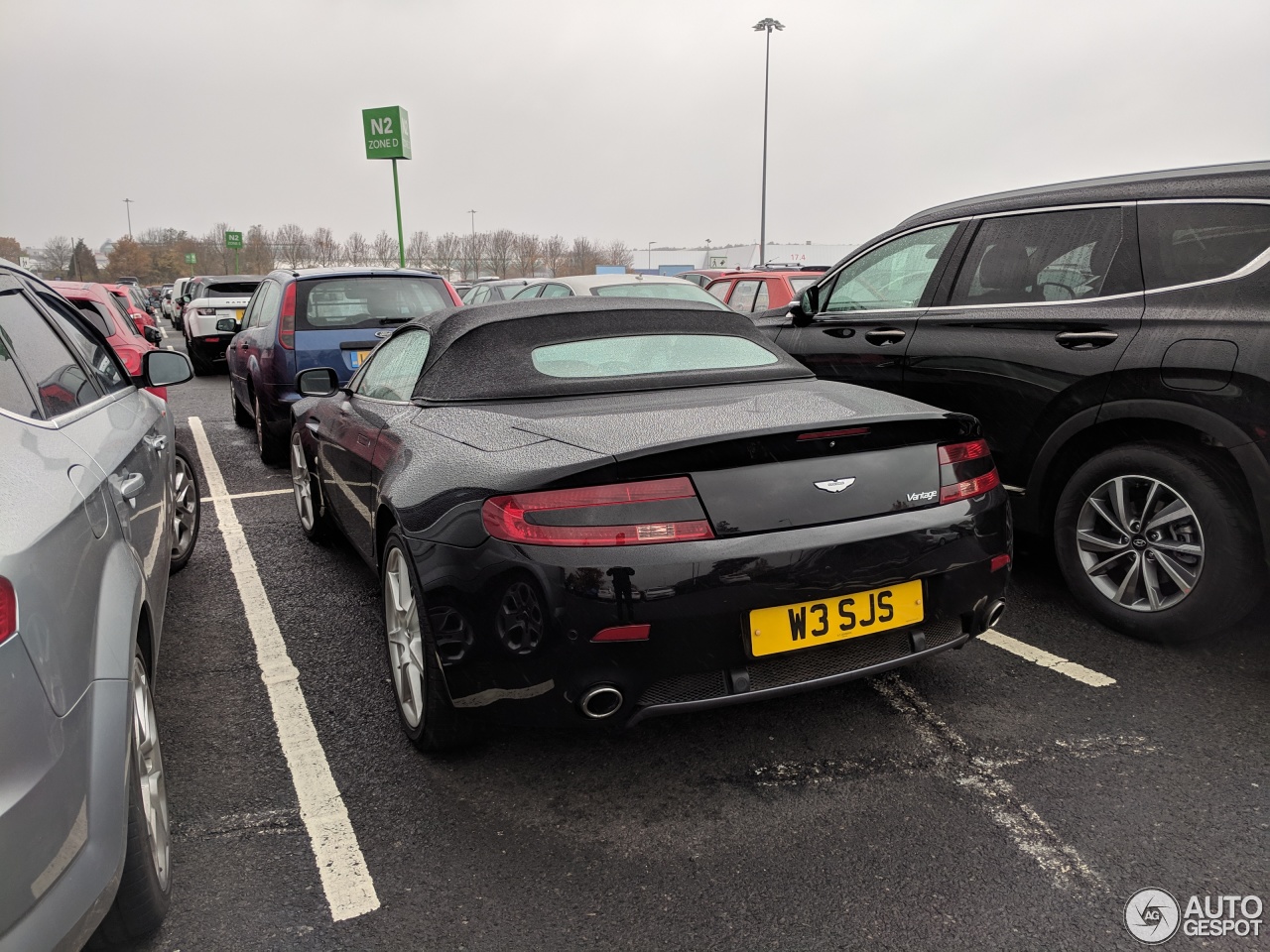 Aston Martin V8 Vantage Roadster