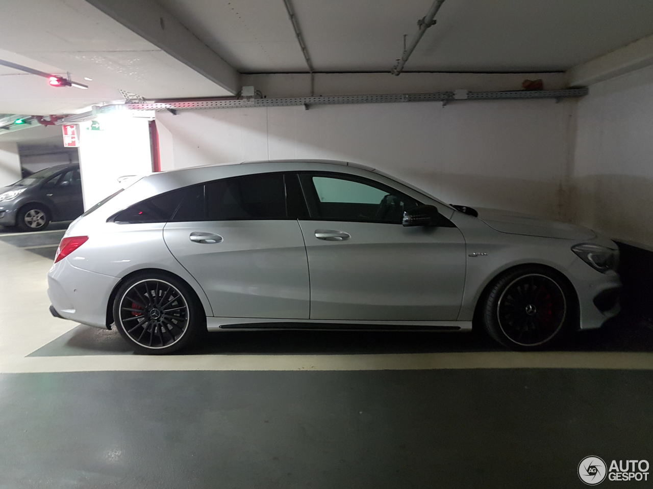 Mercedes-Benz CLA 45 AMG Shooting Brake