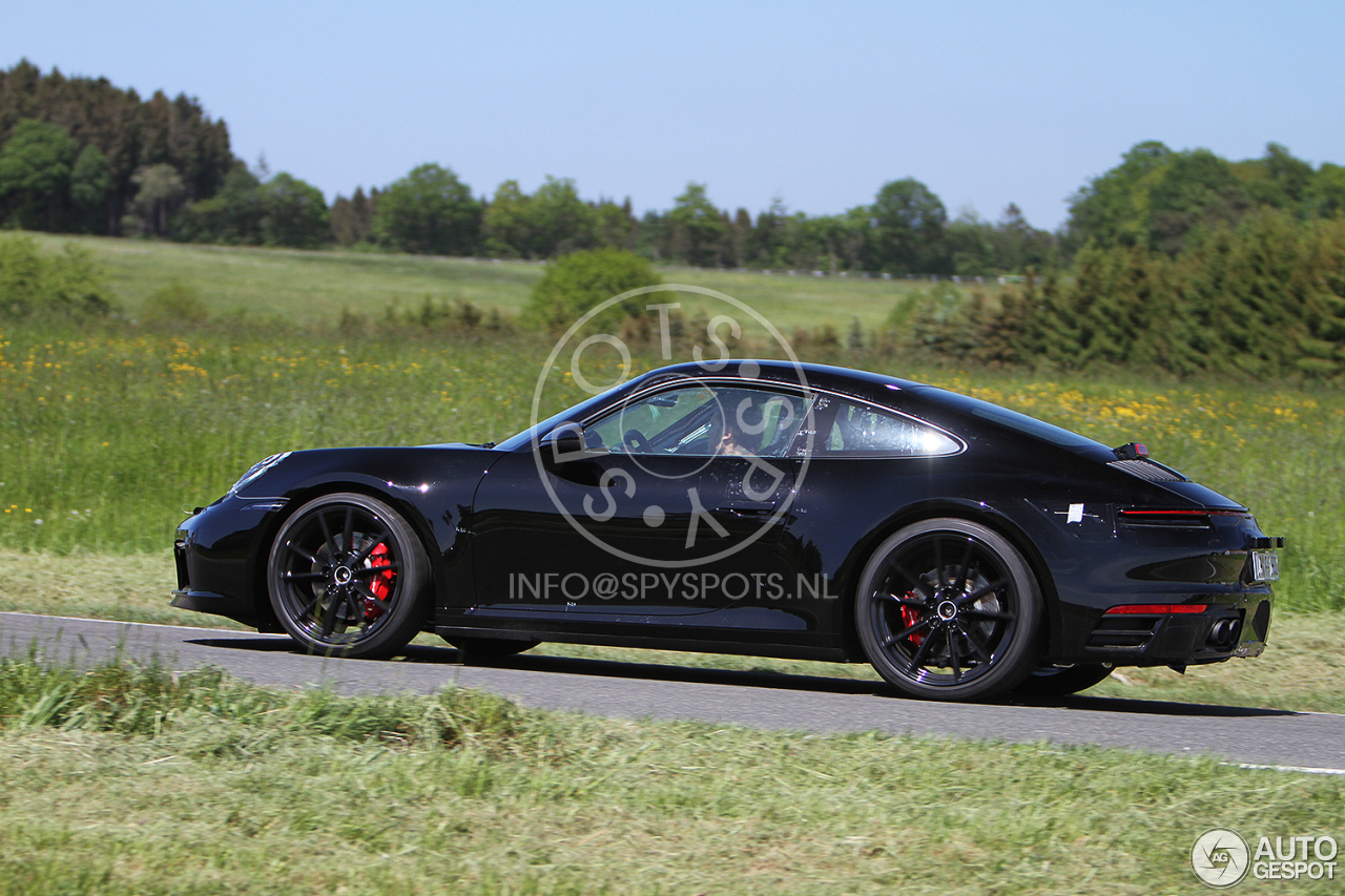 Porsche 992 Carrera 4S