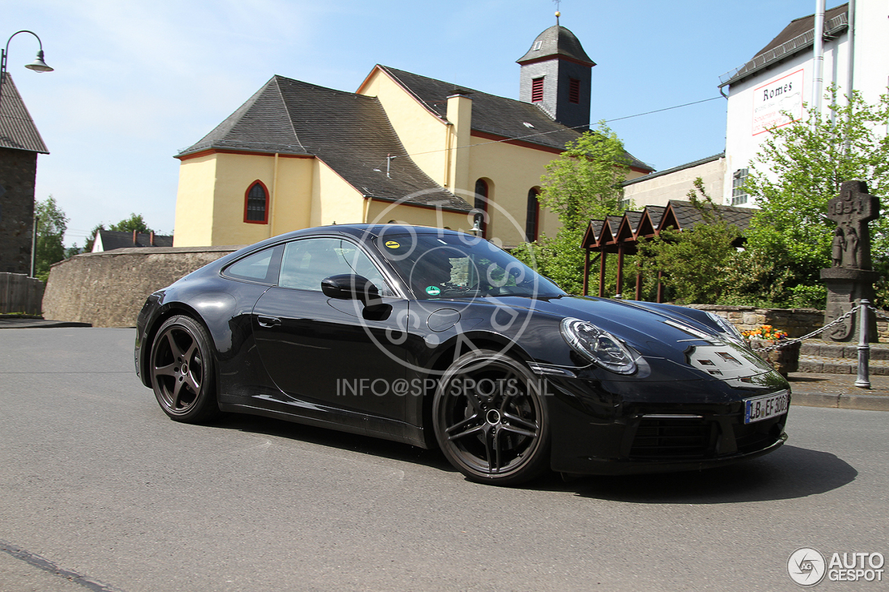 Porsche 992 Carrera 4S