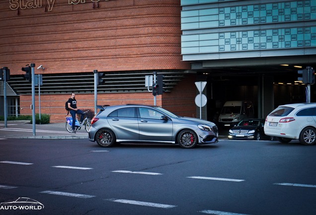 Mercedes-AMG A 45 W176 2015