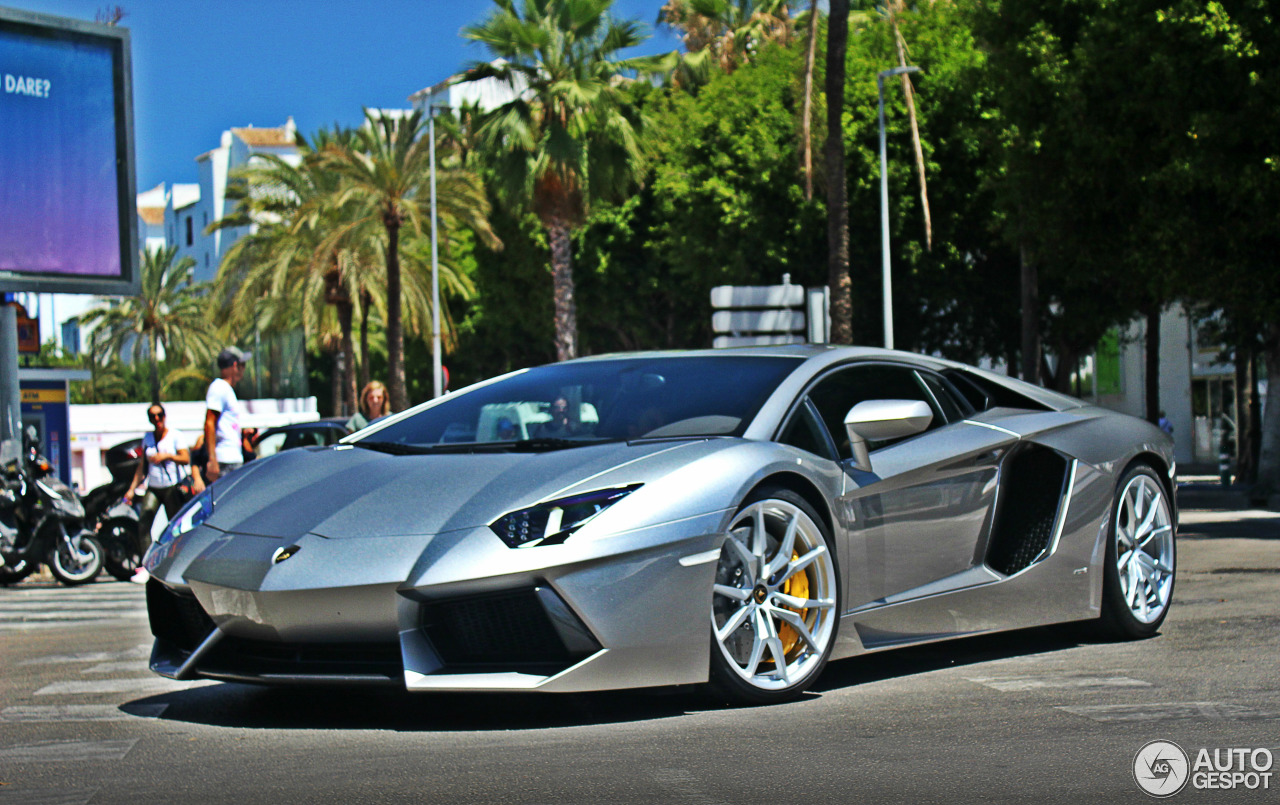 Lamborghini Aventador LP700-4