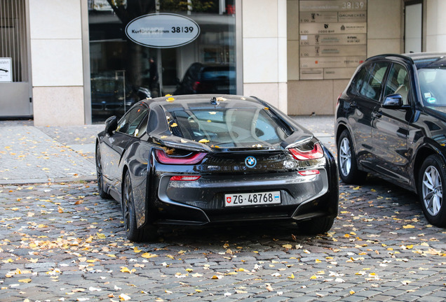 BMW i8