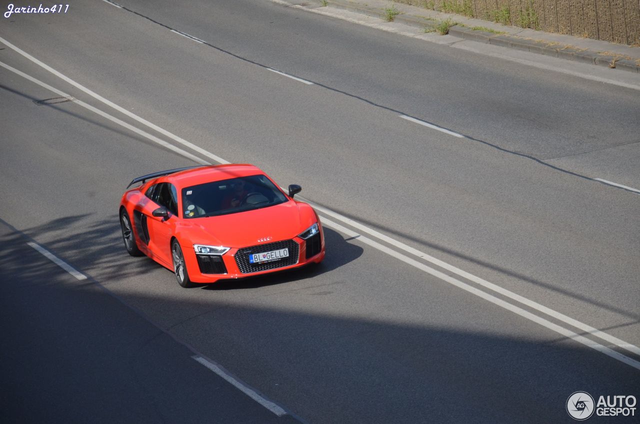 Audi R8 V10 Plus 2015