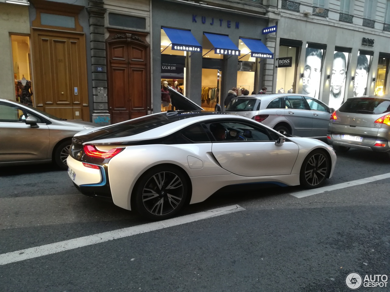 BMW I8