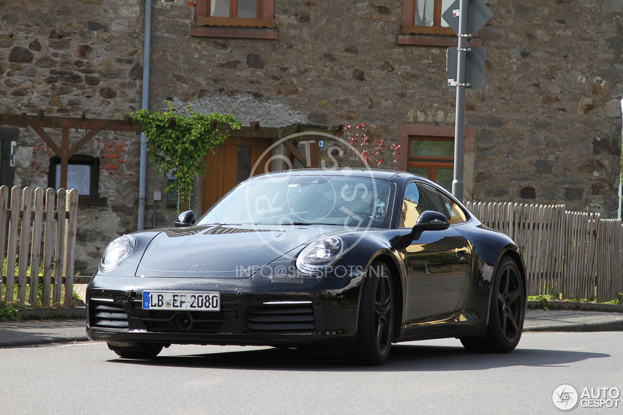 Porsche 992 Carrera 4S