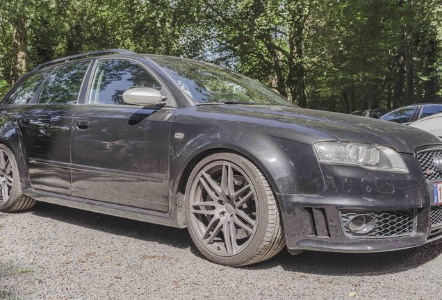 Audi RS4 Avant B7