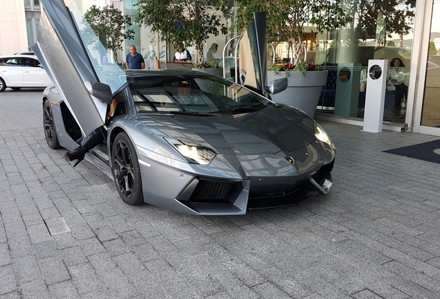 Lamborghini Aventador LP700-4