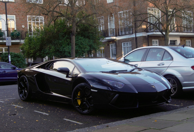 Lamborghini Aventador LP700-4