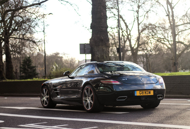 Mercedes-Benz SLS AMG