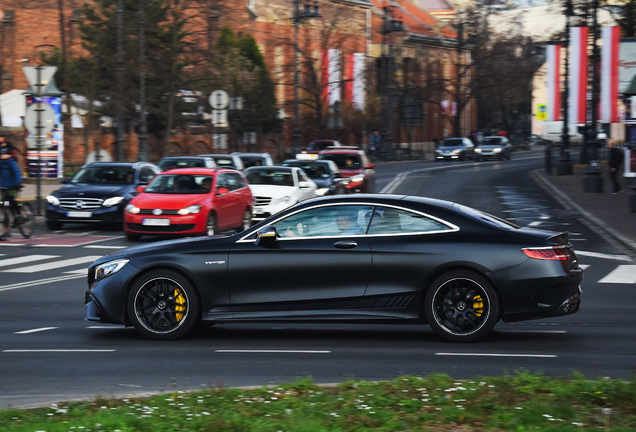 Mercedes-AMG S 63 Coupé C217 2018 Yellow Night Edition