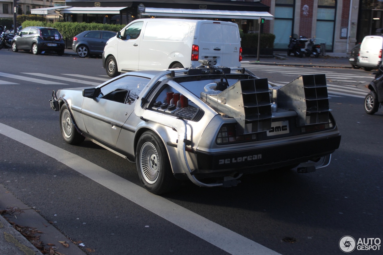 DeLorean DMC-12