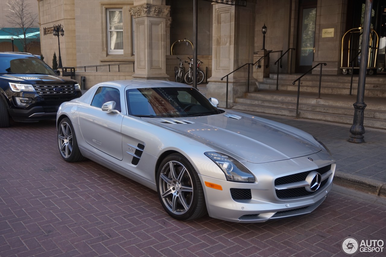 Mercedes-Benz SLS AMG