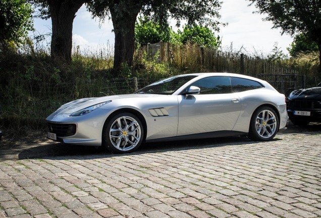 Ferrari GTC4Lusso T