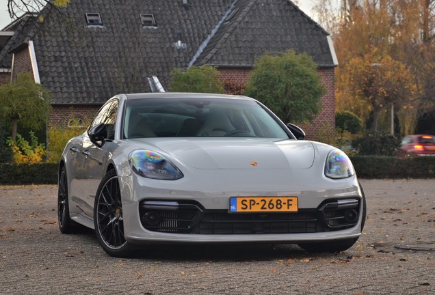 Porsche 971 Panamera Turbo S E-Hybrid