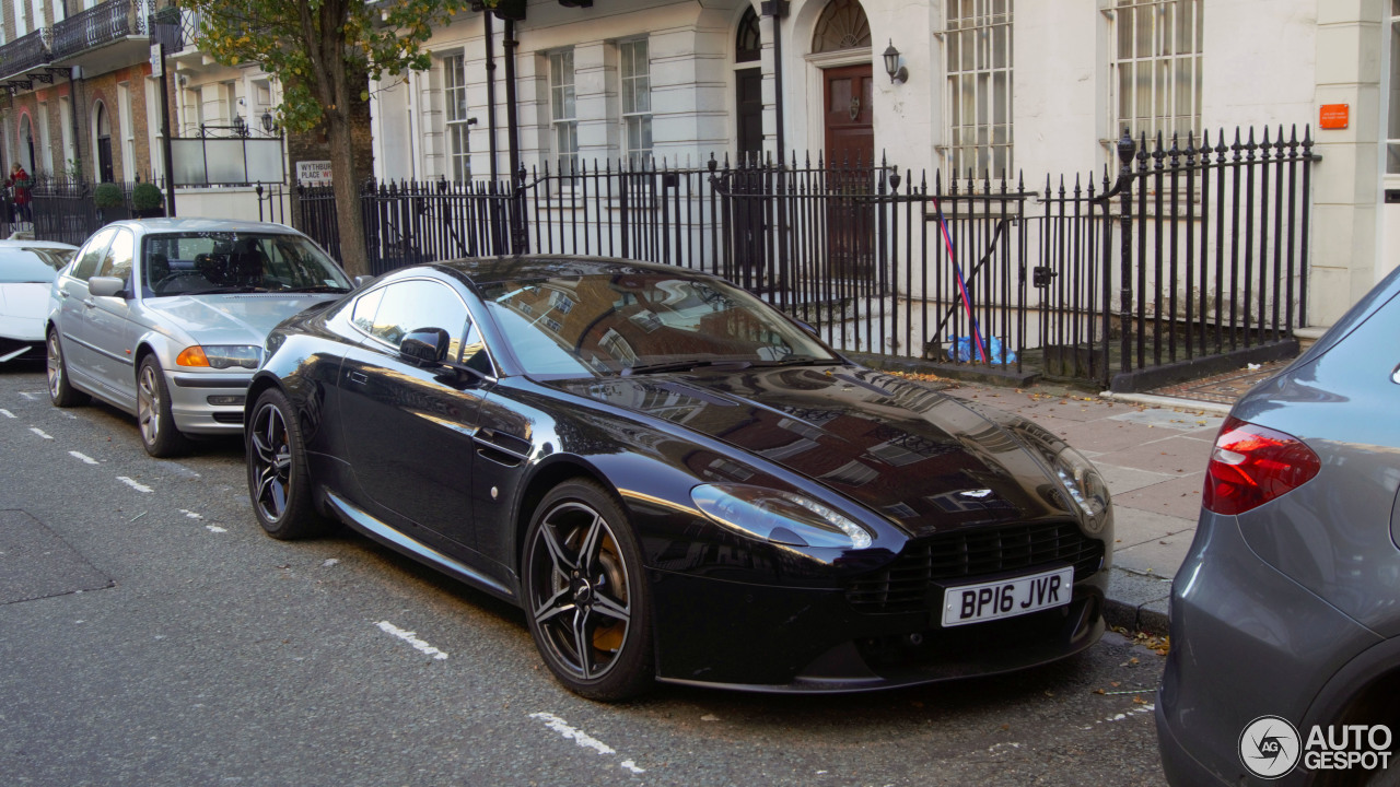 Aston Martin V8 Vantage 2012