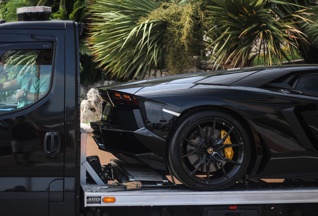 Lamborghini Aventador LP700-4