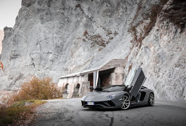 Lamborghini Aventador S LP740-4 Roadster