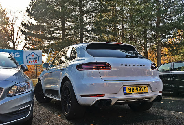 Porsche 95B Macan GTS