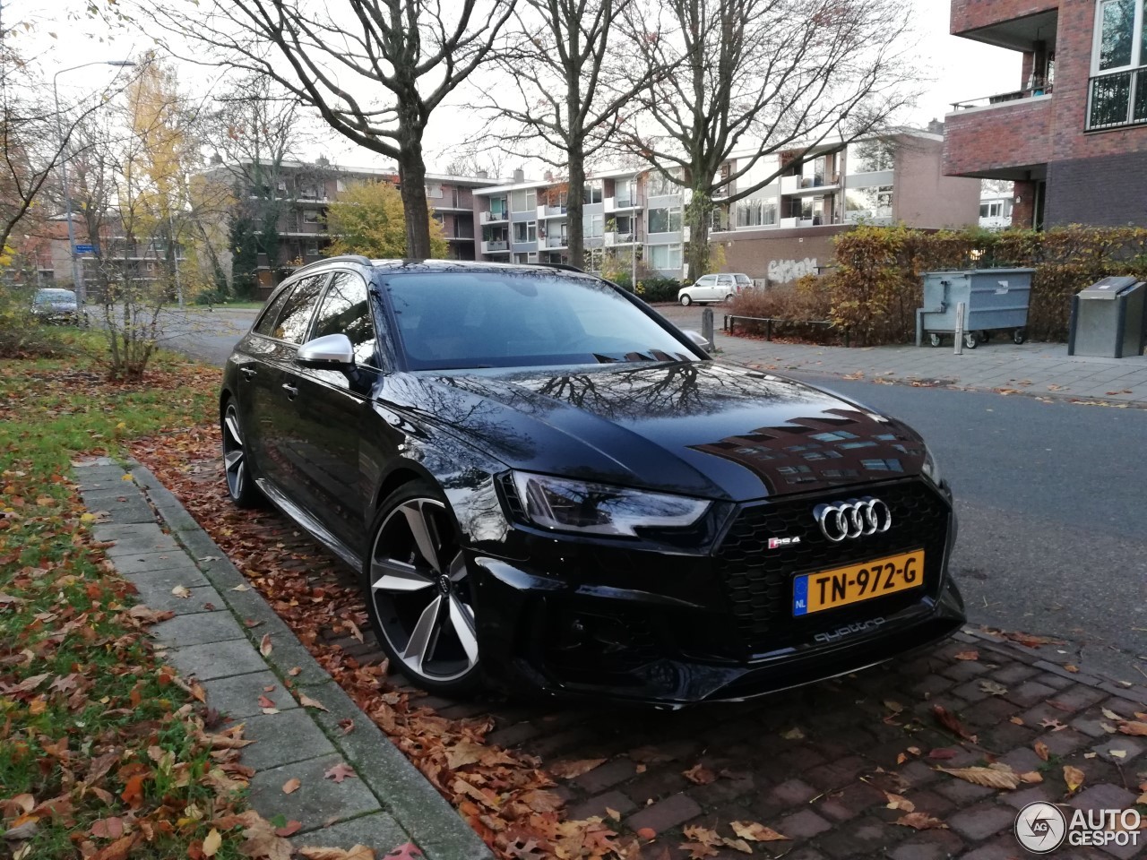 Audi RS4 Avant B9