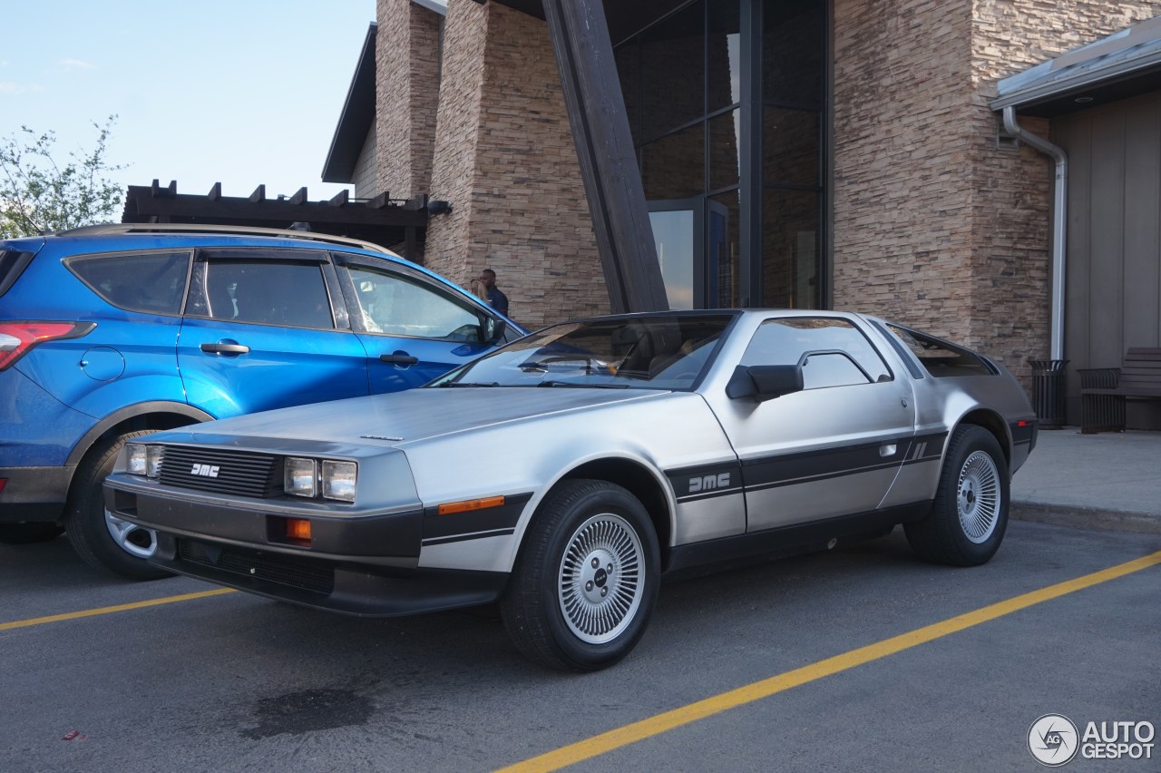 DeLorean DMC-12