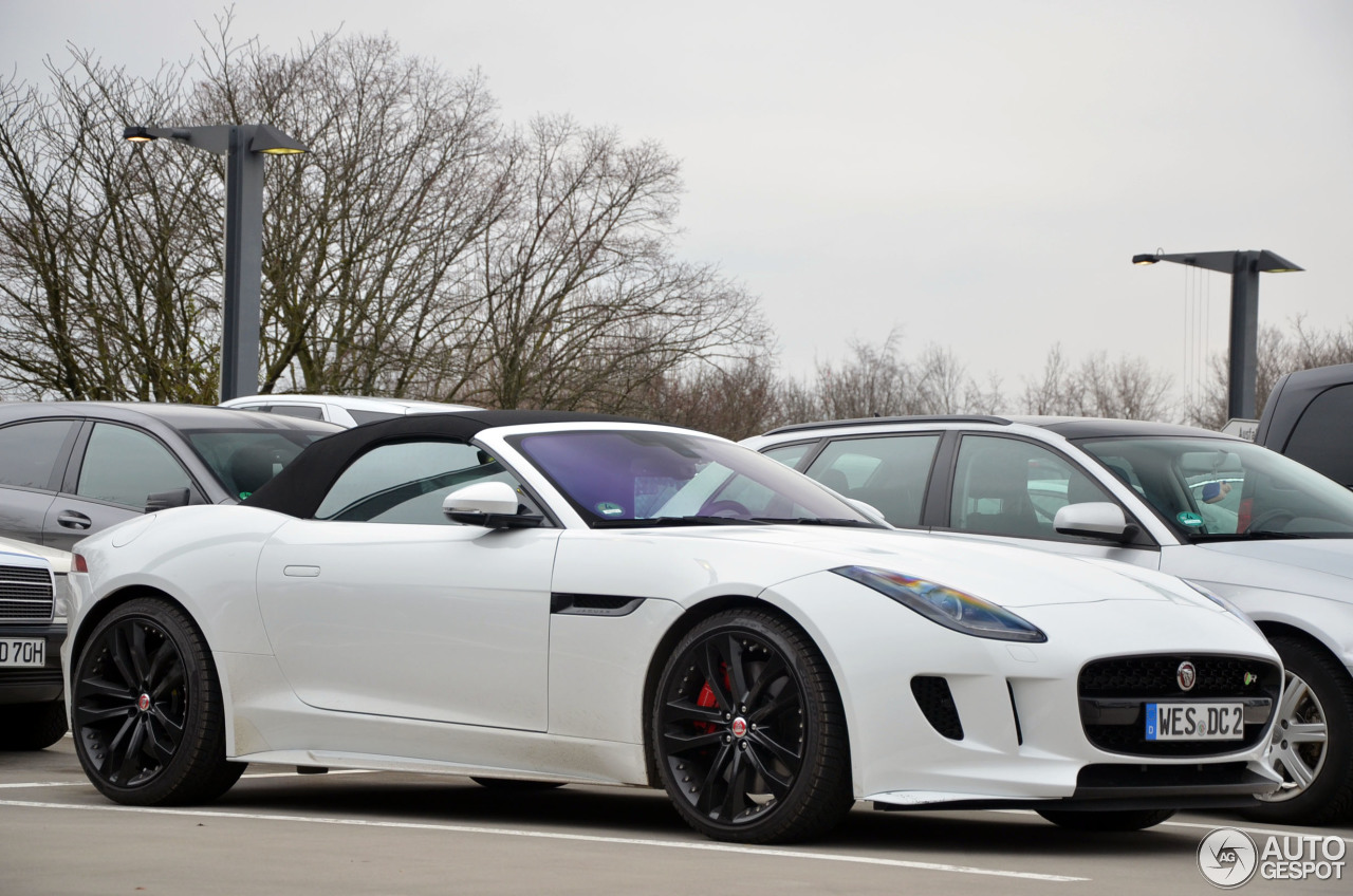 Jaguar F-TYPE R AWD Convertible