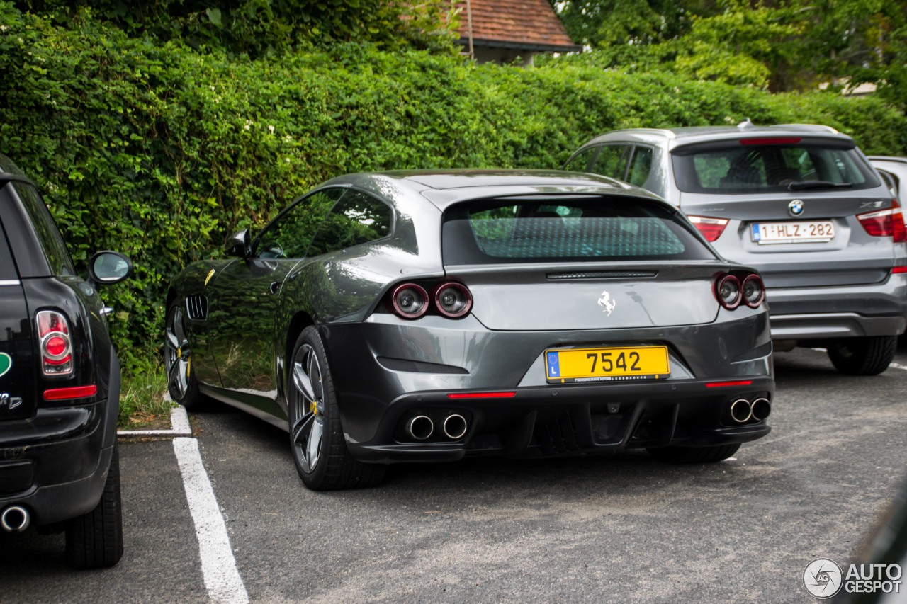 Ferrari GTC4Lusso