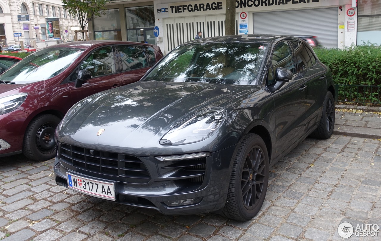 Porsche 95B Macan GTS